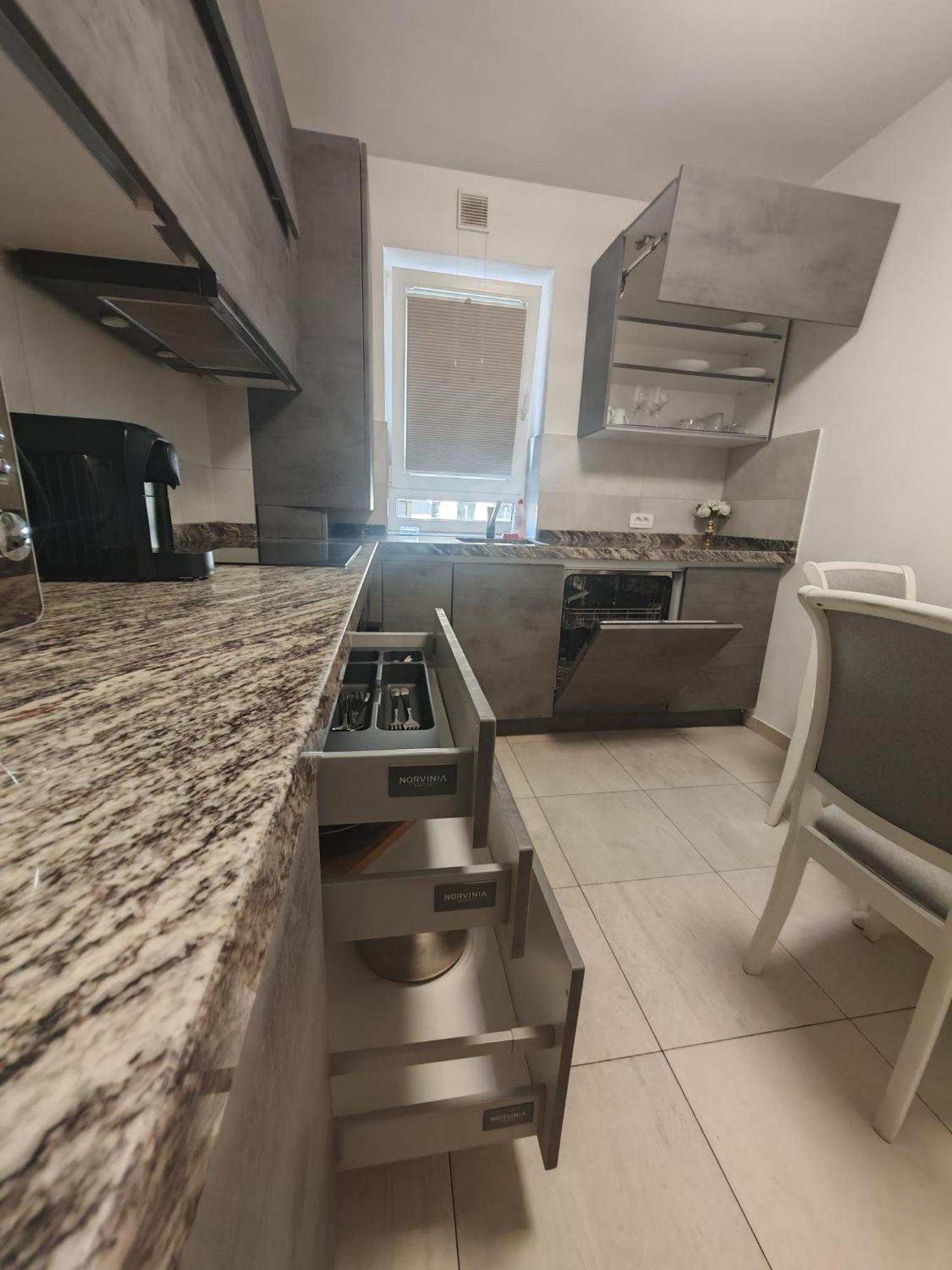 Coresi Mall Exclusive #Collection Apartments & Studios ブラショフ エクステリア 写真
