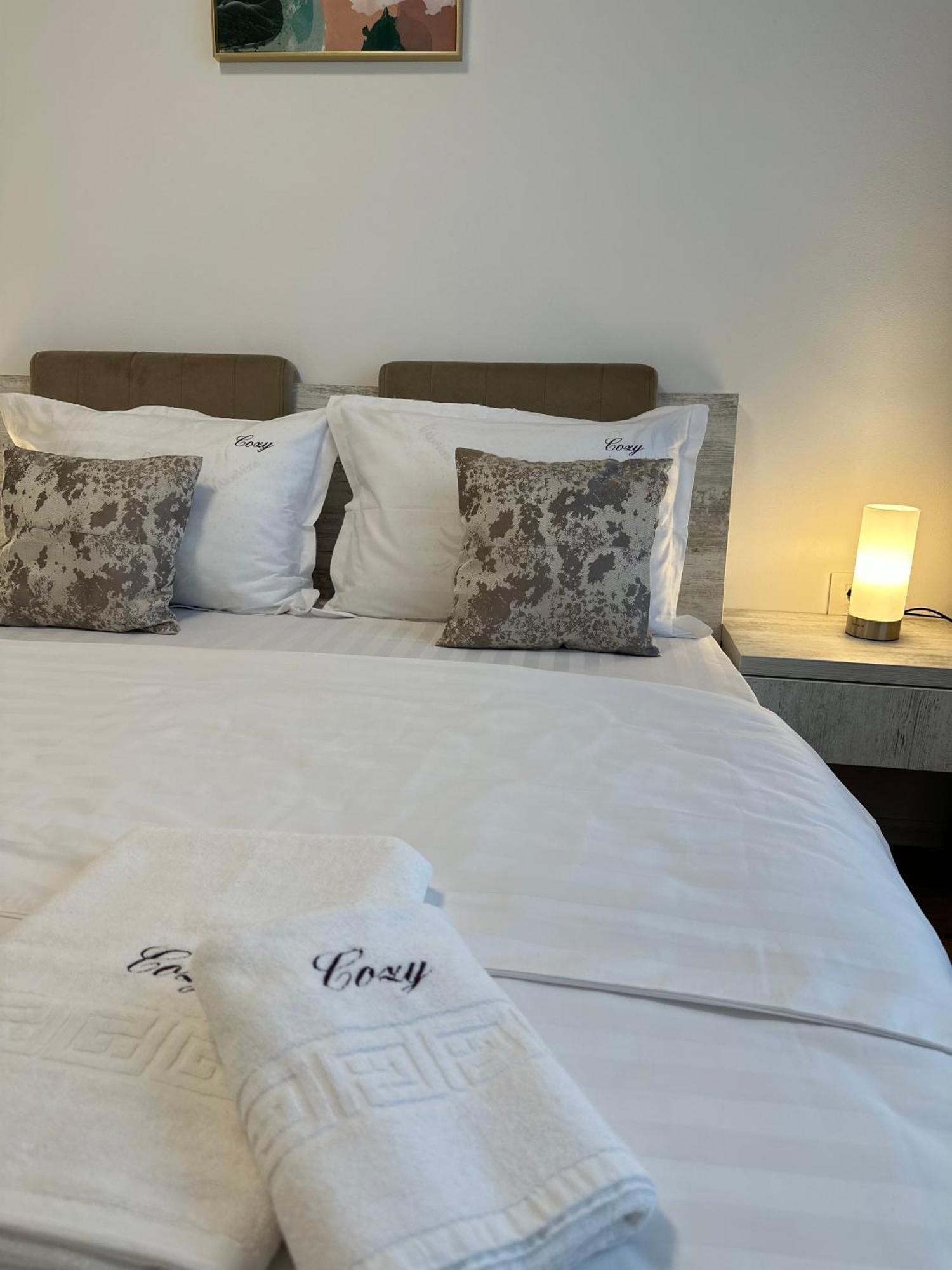 Coresi Mall Exclusive #Collection Apartments & Studios ブラショフ エクステリア 写真