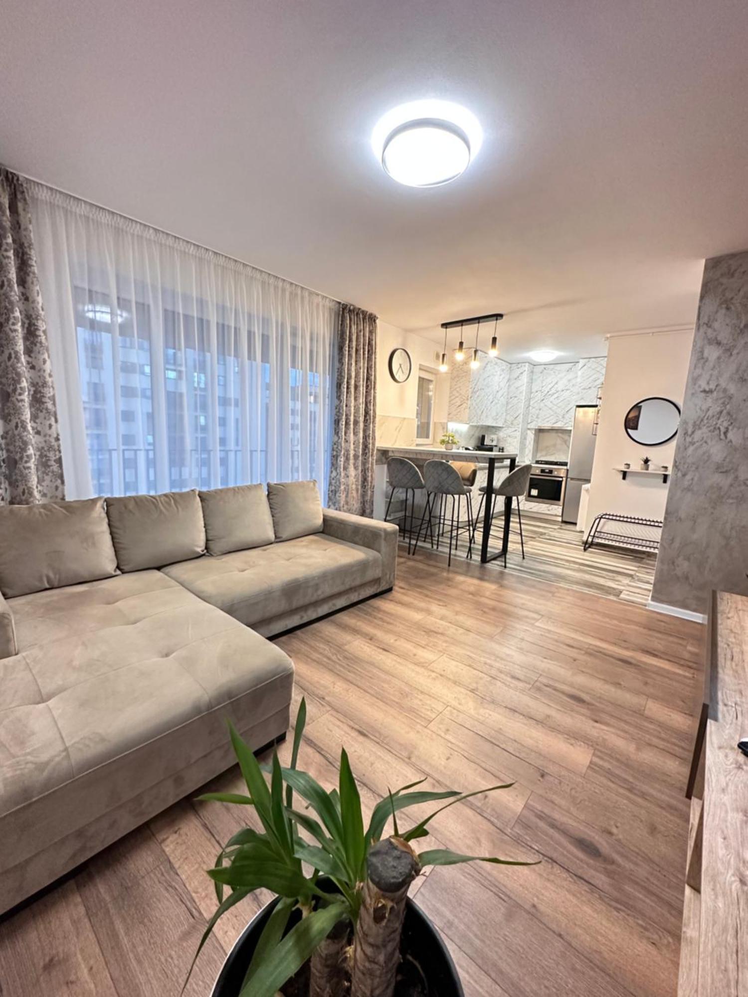 Coresi Mall Exclusive #Collection Apartments & Studios ブラショフ エクステリア 写真