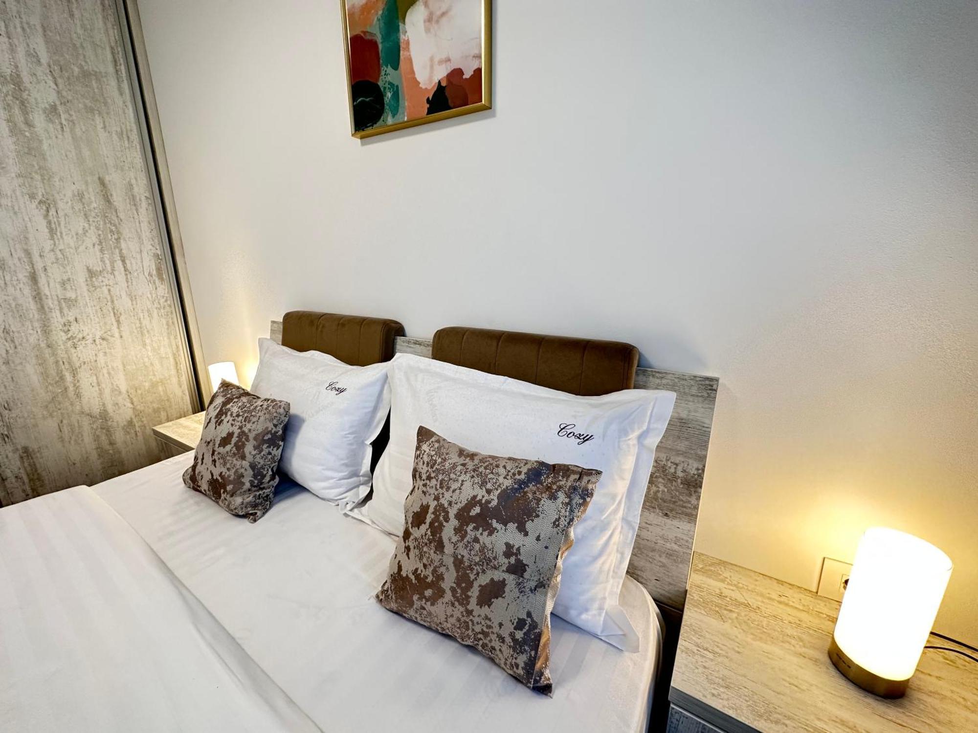 Coresi Mall Exclusive #Collection Apartments & Studios ブラショフ エクステリア 写真