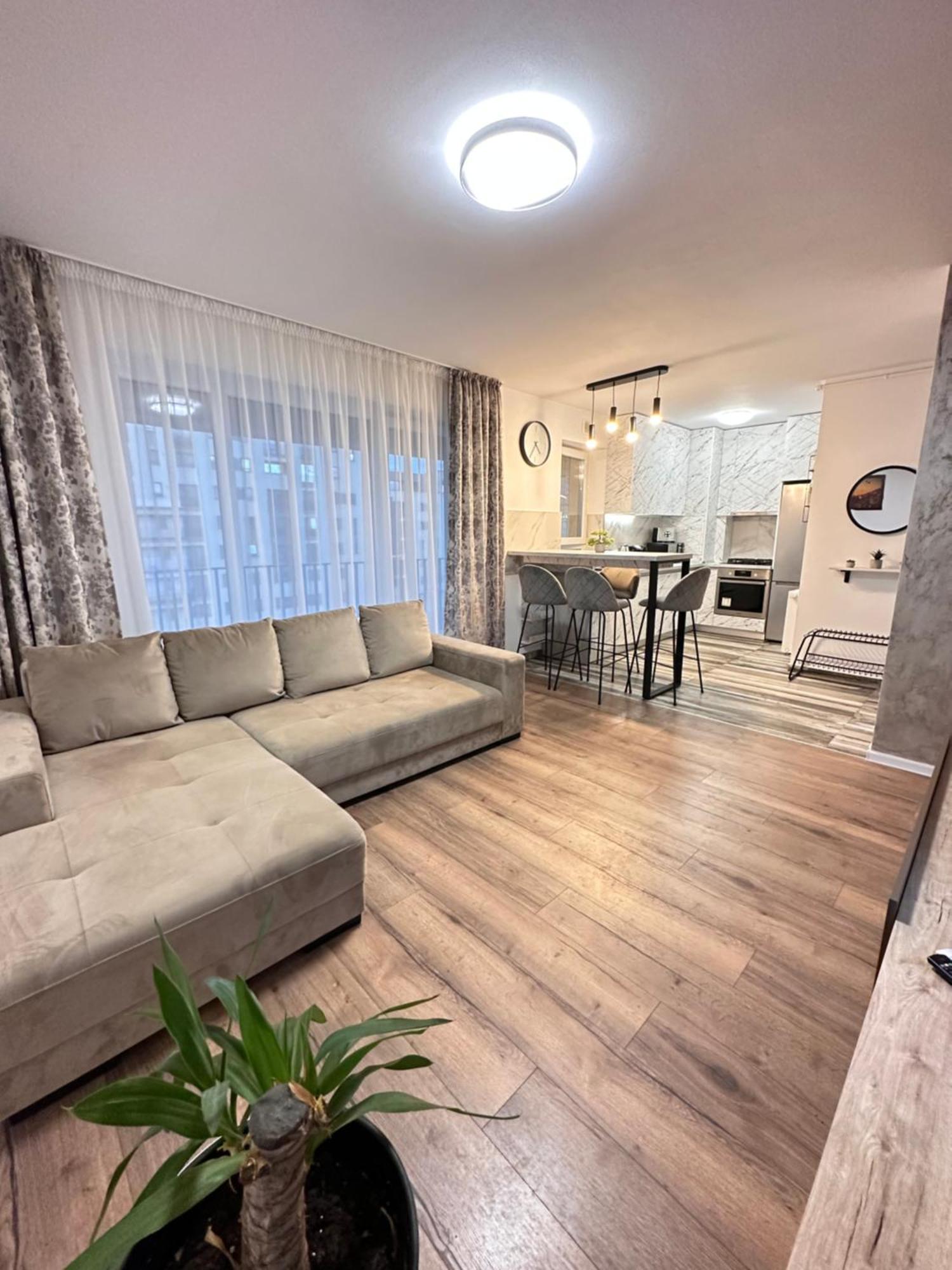 Coresi Mall Exclusive #Collection Apartments & Studios ブラショフ エクステリア 写真