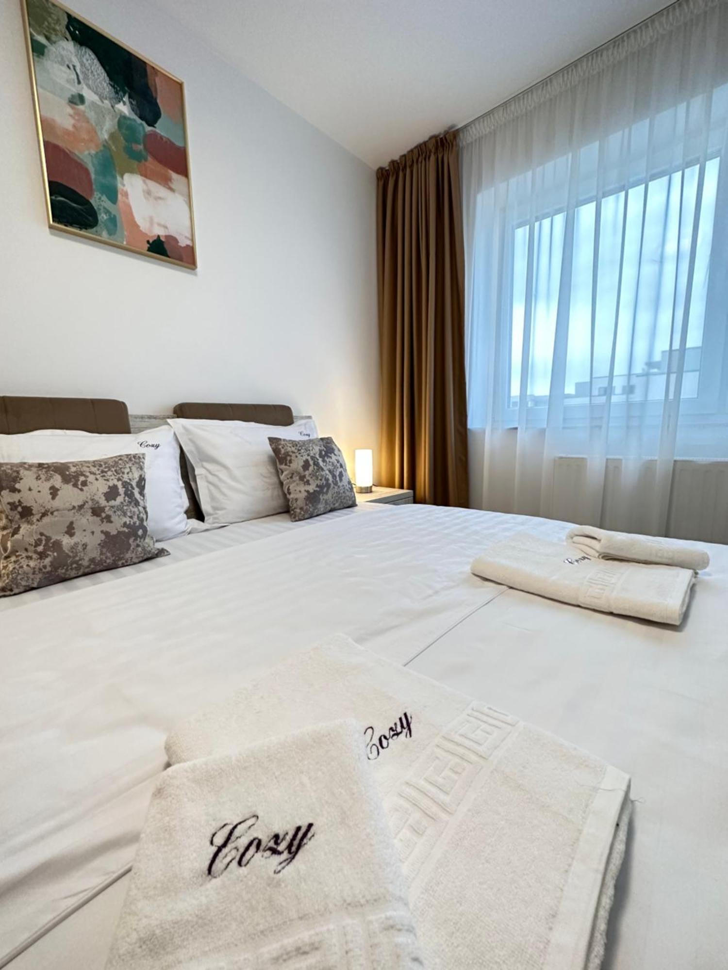 Coresi Mall Exclusive #Collection Apartments & Studios ブラショフ エクステリア 写真